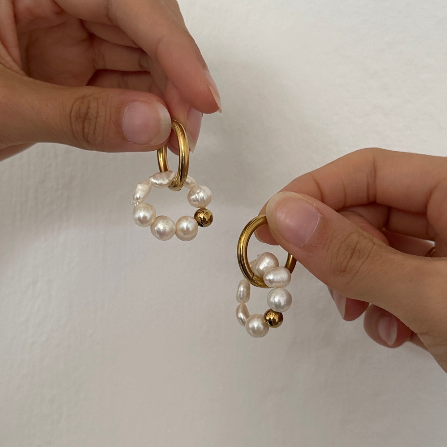 Gold Pearly Earrings
