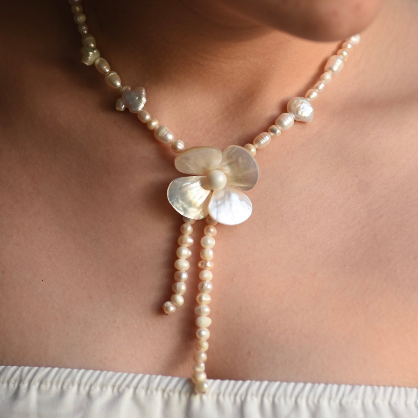 Perlmut Flower Necklace