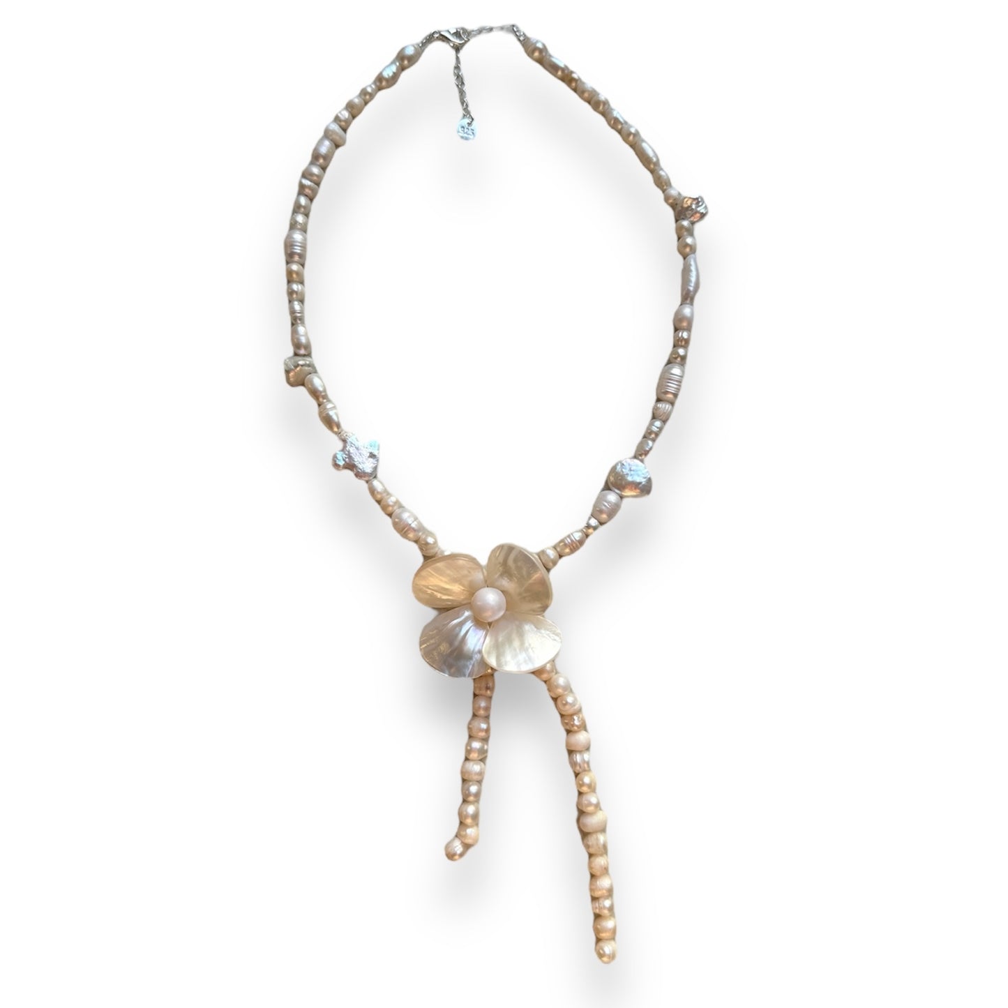 Perlmut Flower Necklace