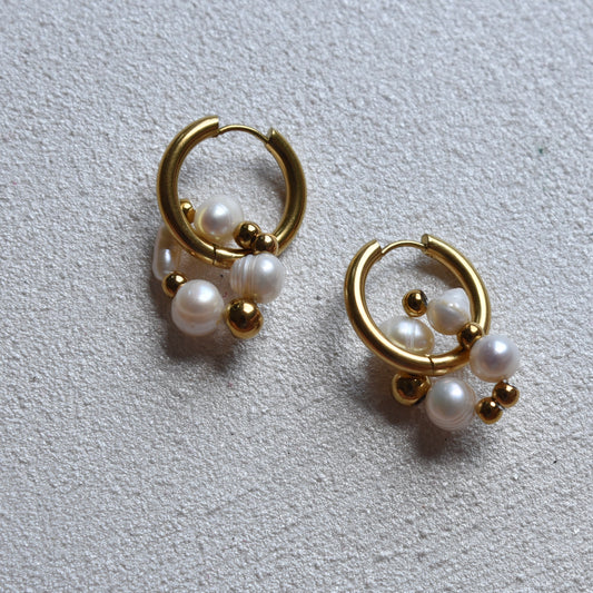 Pearly Gold Earrings